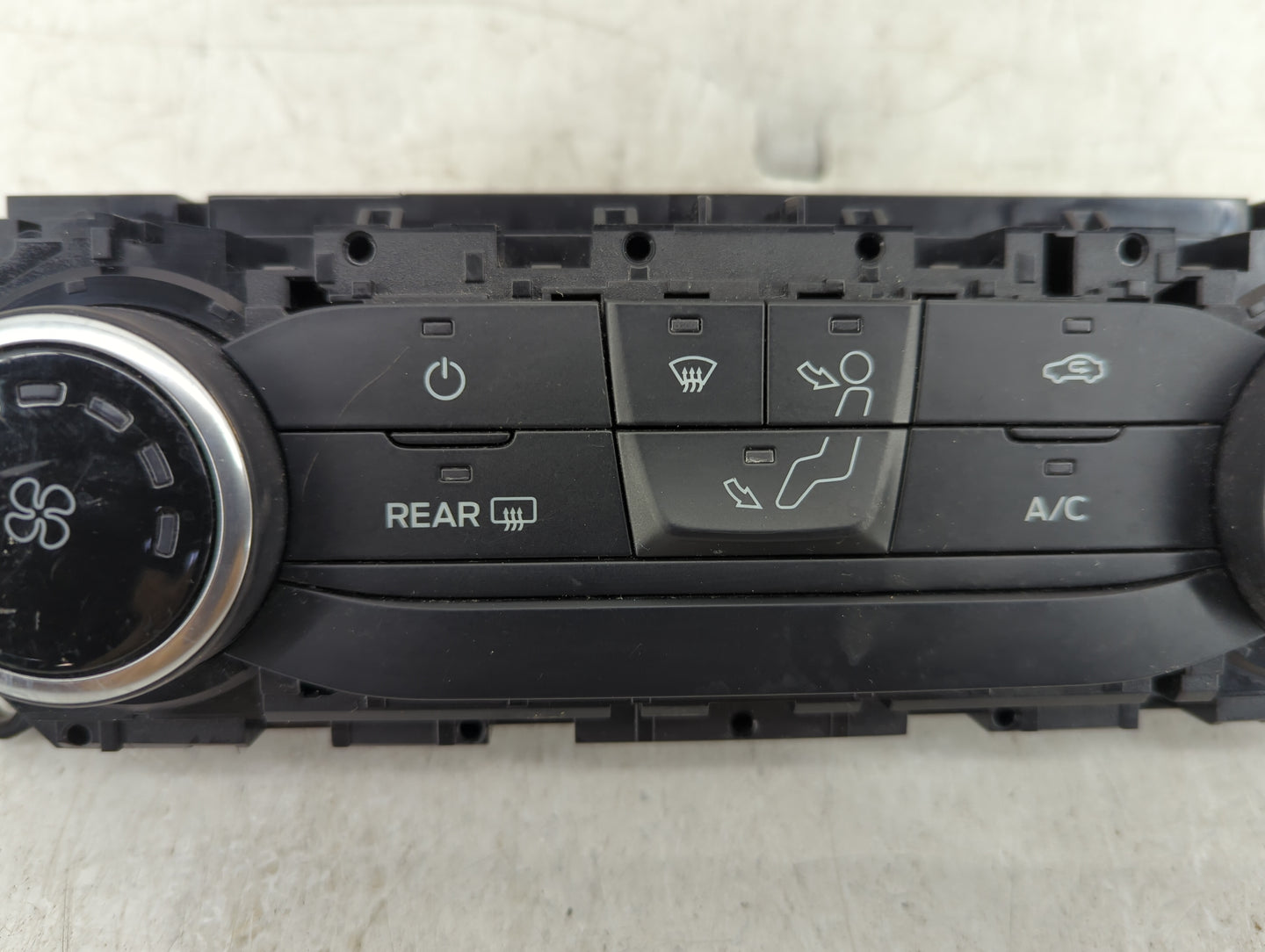 2020-2021 Ford Transit-250 Climate Control Module Temperature AC/Heater Replacement Fits Fits 2020 2021 OEM Used Auto Parts 
