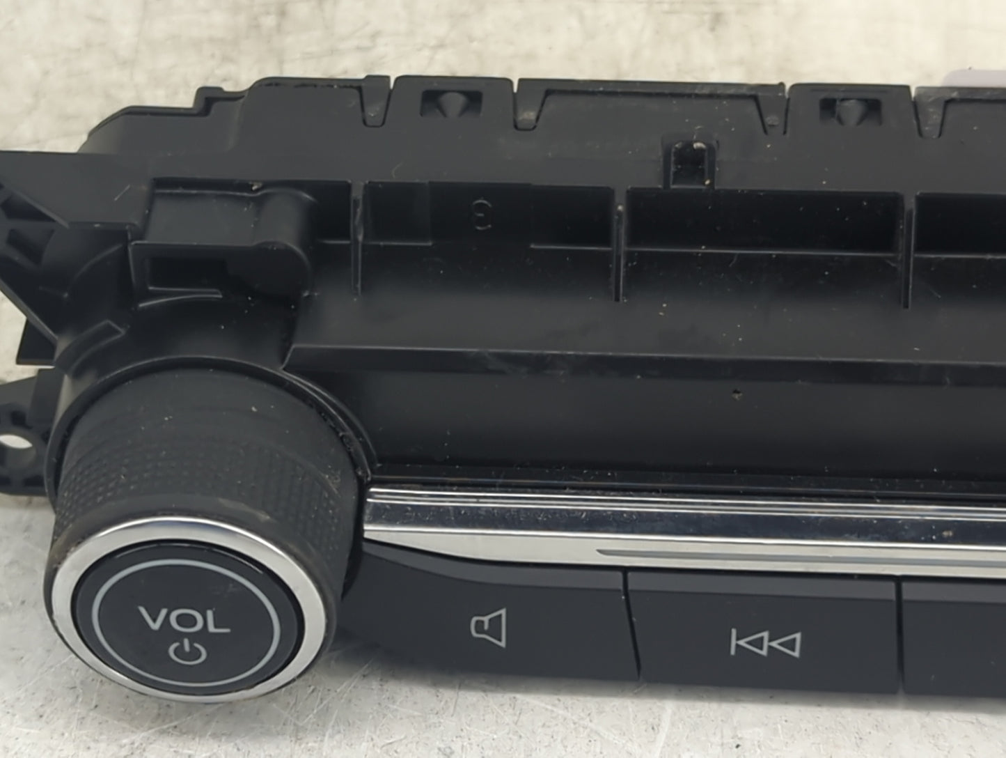 2021-2022 Ford Escape Radio AM FM Cd Player Receiver Replacement P/N:LJ6T-18K811-CB Fits Fits 2021 2022 OEM Used Auto Parts 