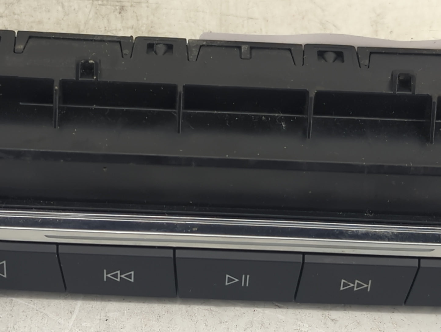 2021-2022 Ford Escape Radio AM FM Cd Player Receiver Replacement P/N:LJ6T-18K811-CB Fits Fits 2021 2022 OEM Used Auto Parts 