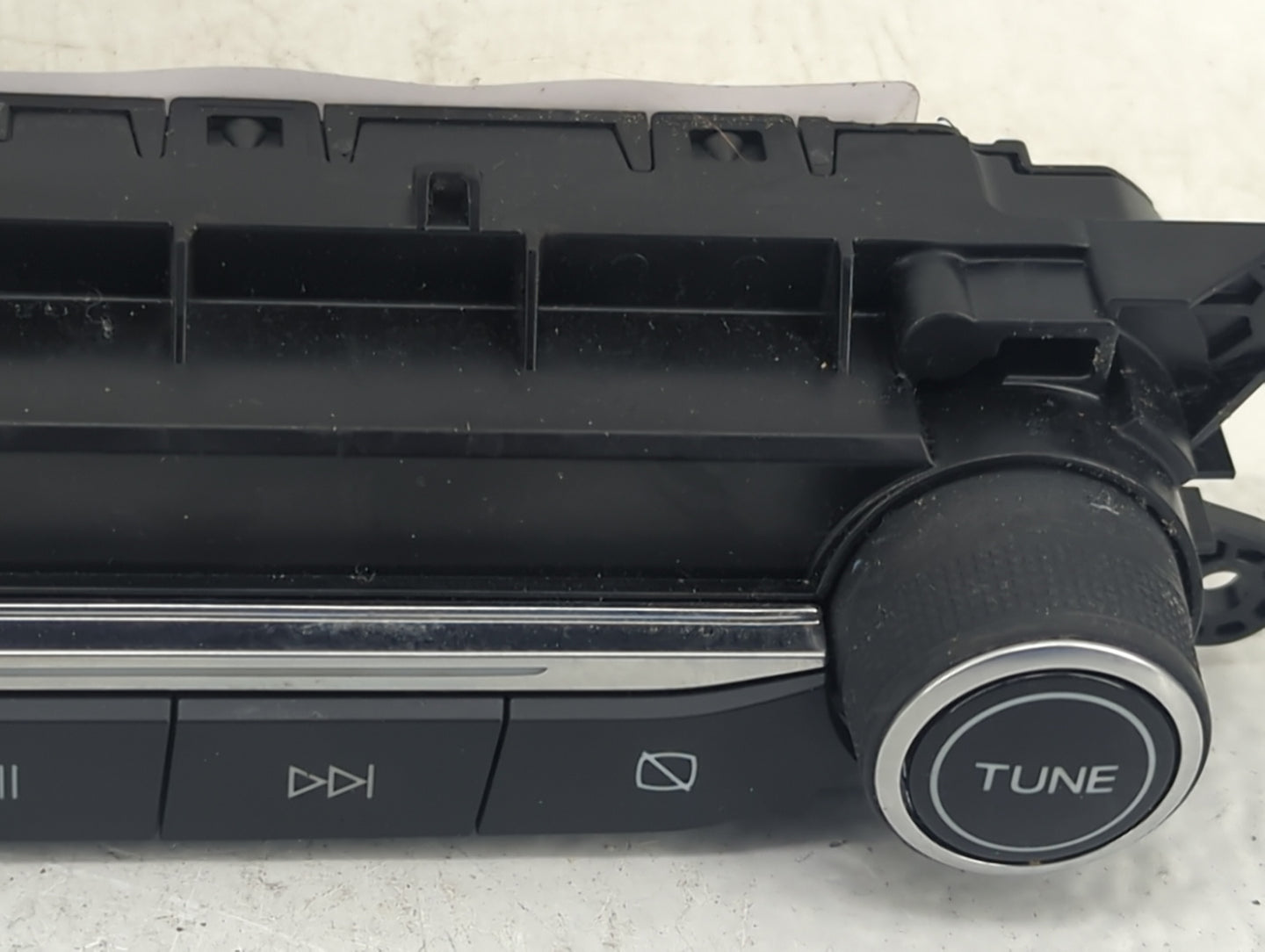 2021-2022 Ford Escape Radio AM FM Cd Player Receiver Replacement P/N:LJ6T-18K811-CB Fits Fits 2021 2022 OEM Used Auto Parts 