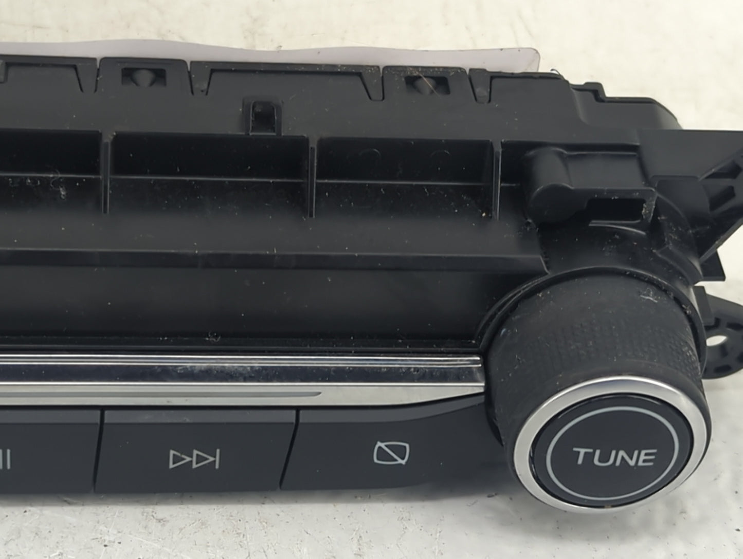 2021-2022 Ford Escape Radio AM FM Cd Player Receiver Replacement P/N:LJ6T-18K811-CB Fits Fits 2021 2022 OEM Used Auto Parts 