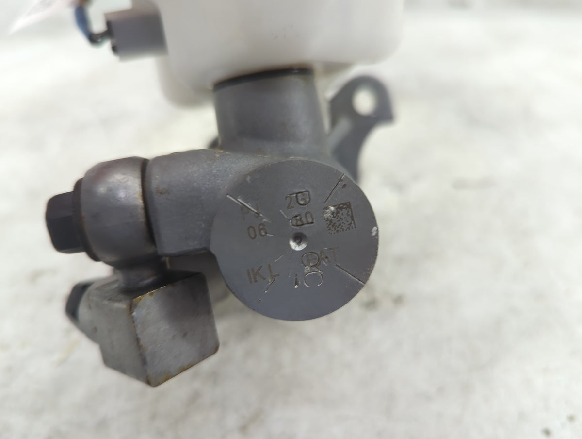 2019-2021 Genesis G70 Brake Master Cylinder 1515699 - Oemusedautoparts1.com
