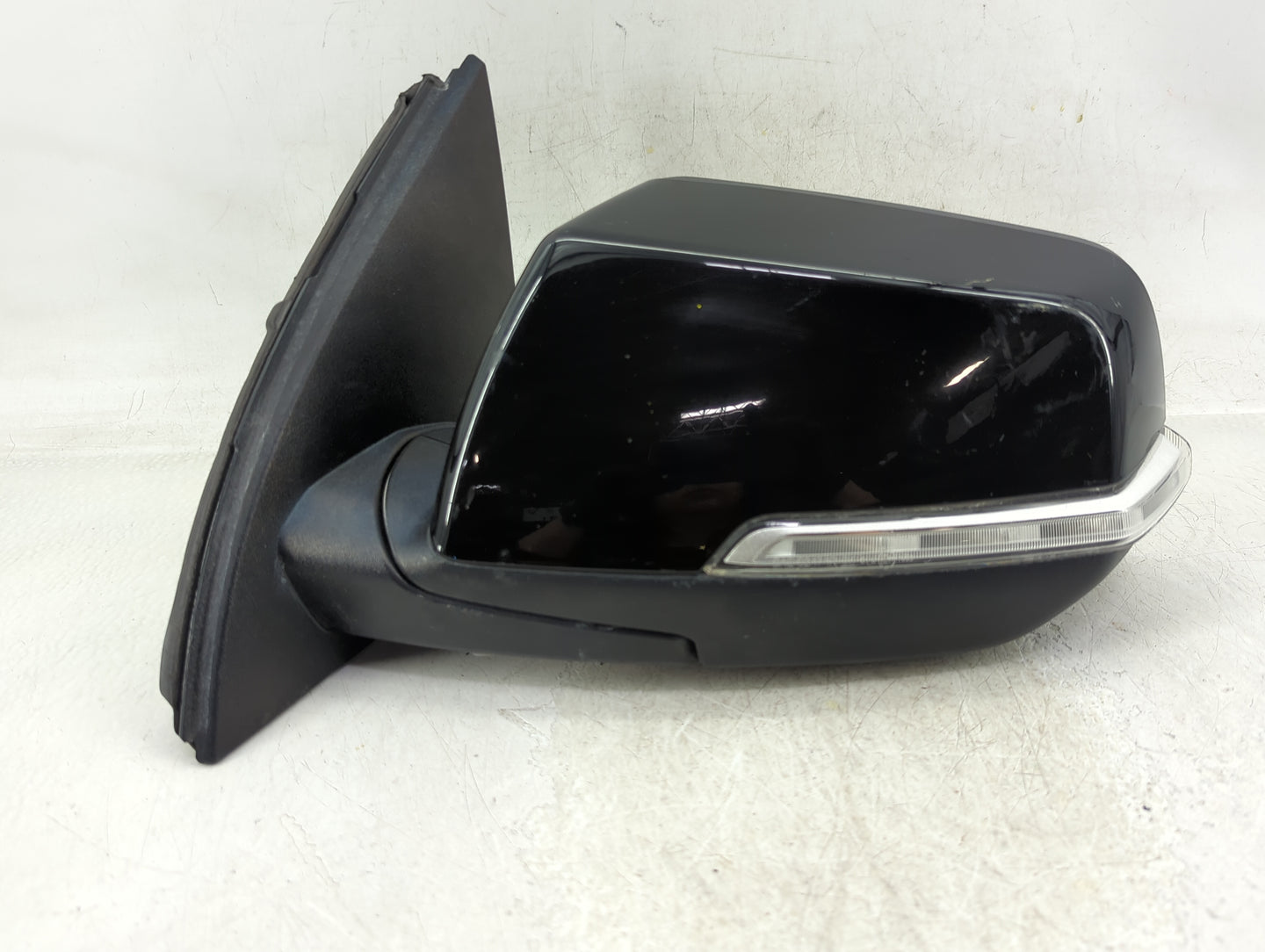 2020-2022 Gmc Acadia Driver Side View Mirror - Left Door Mirror OEM Used - Oemusedautoparts1.com