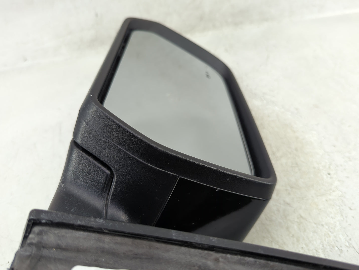 2020-2022 Gmc Acadia Driver Side View Mirror - Left Door Mirror OEM Used - Oemusedautoparts1.com