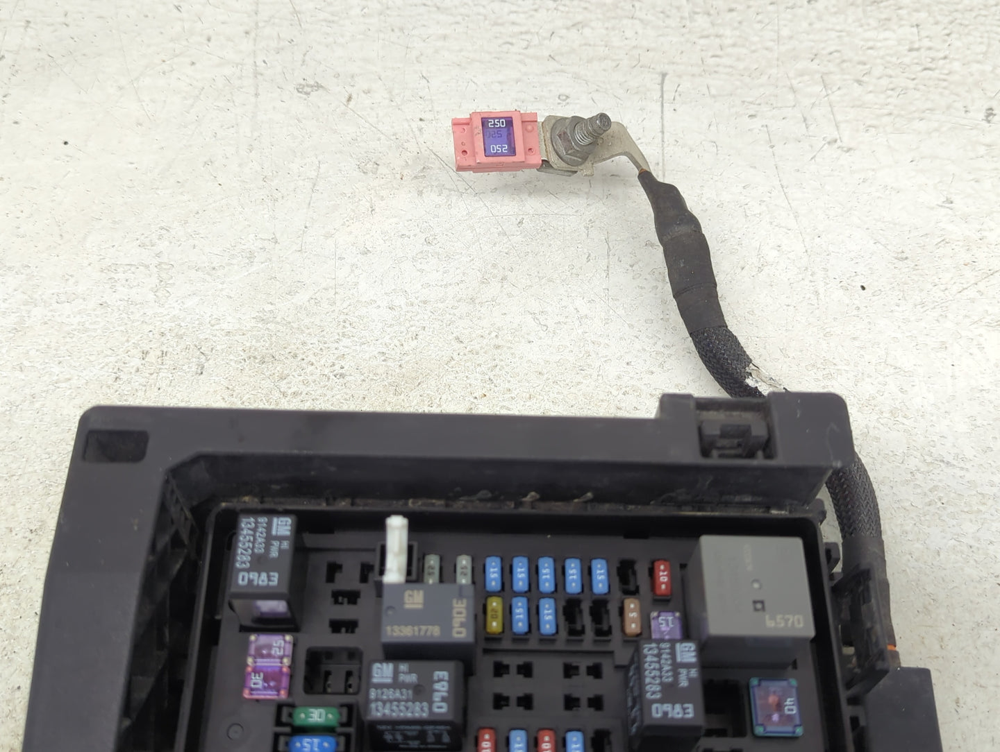 2020-2022 Gmc Acadia Fusebox Fuse Box Panel Relay Module P/N:13468934 13455283, 13361778, 13468935 Fits Fits 2020 2021 2022 