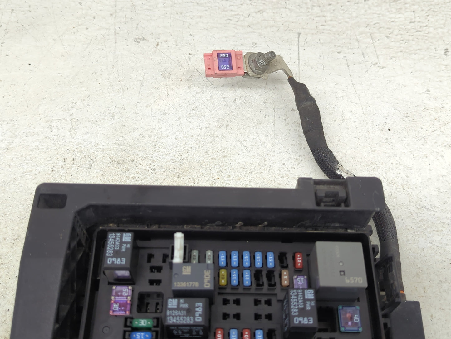 2020-2022 Gmc Acadia Fusebox Fuse Box Panel Relay Module P/N:13468934 13455283, 13361778, 13468935 Fits Fits 2020 2021 2022 