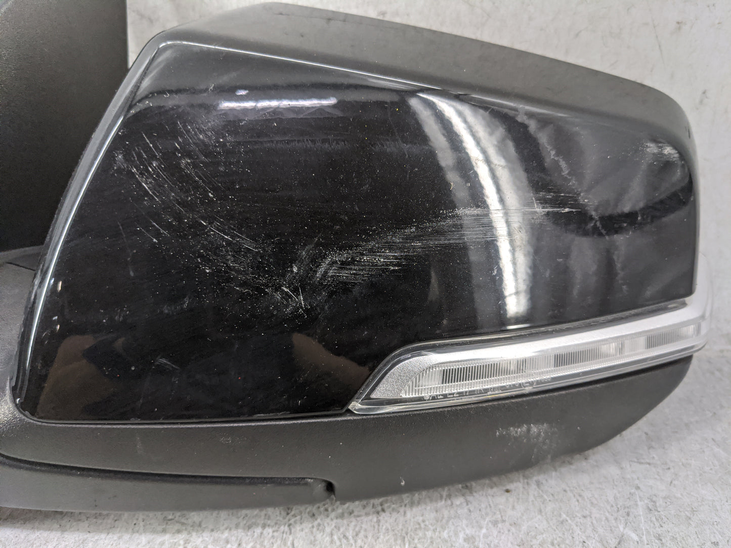 2020-2022 Gmc Acadia Driver Side View Mirror - Left Door Mirror OEM Used - Oemusedautoparts1.com