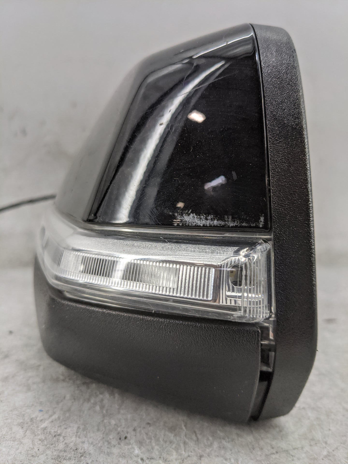 2020-2022 Gmc Acadia Driver Side View Mirror - Left Door Mirror OEM Used - Oemusedautoparts1.com