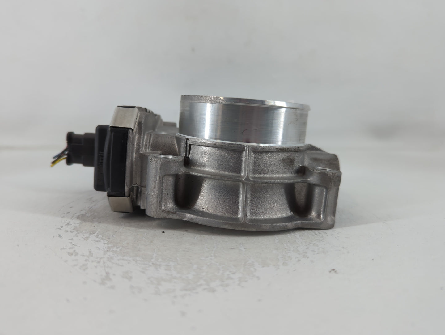 2017-2022 Gmc Acadia Throttle Body P/N:12676296AA Fits Fits 2016 2017 2018 2019 2020 2021 2022 OEM Used Auto Parts - Oemused