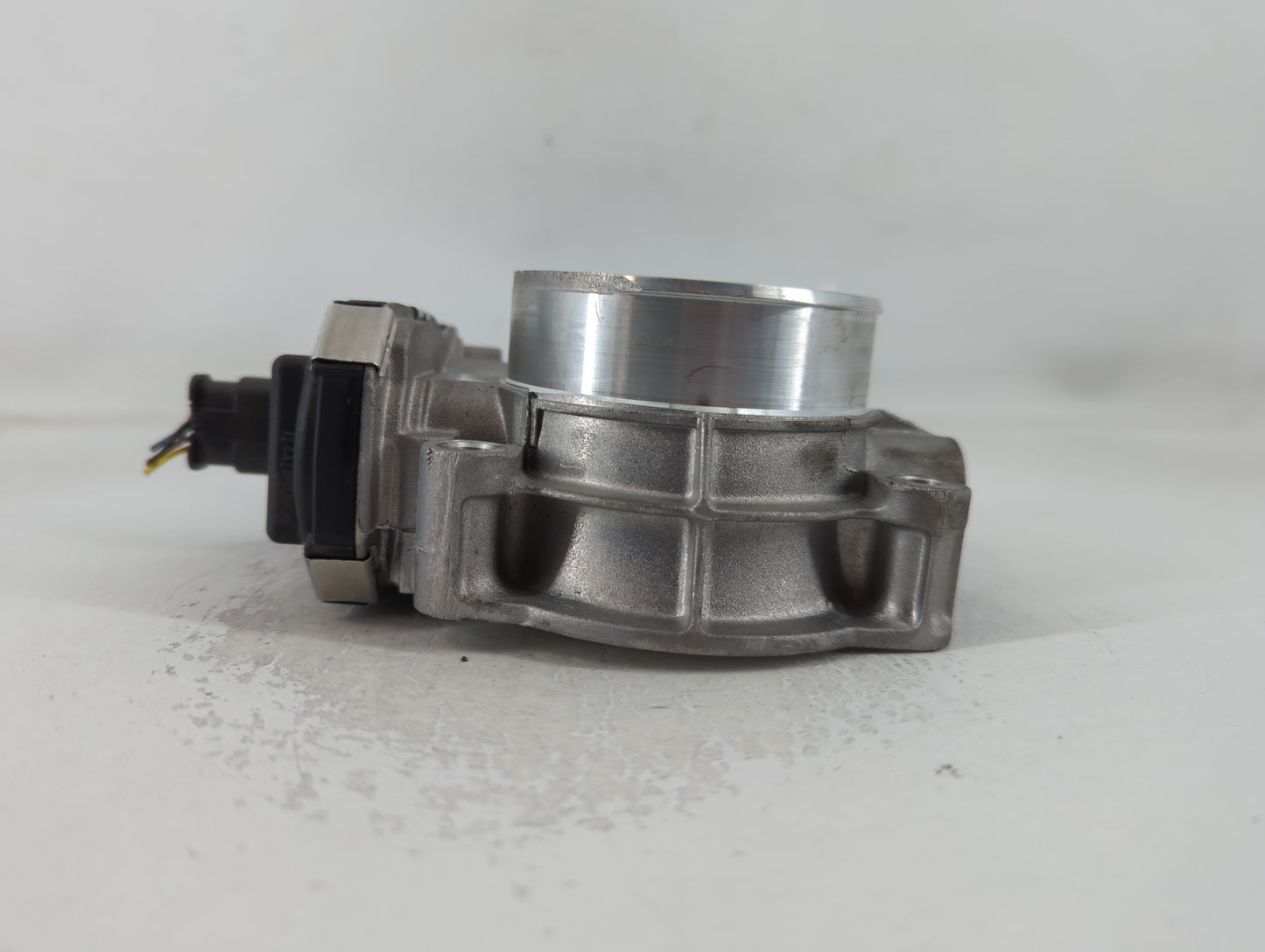 2017-2022 Gmc Acadia Throttle Body P/N:12676296AA Fits Fits 2016 2017 2018 2019 2020 2021 2022 OEM Used Auto Parts - Oemused