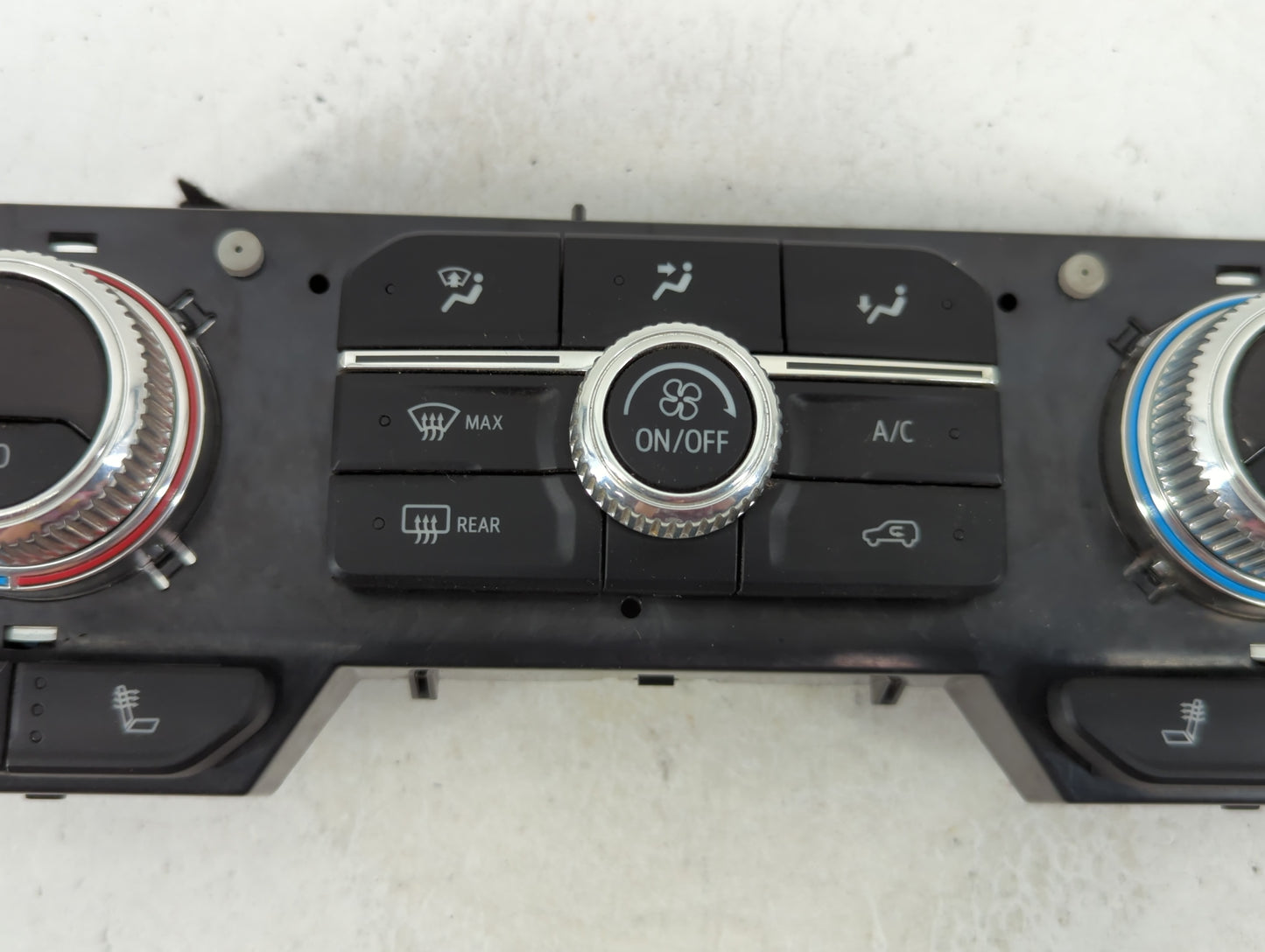 2021 Gmc Sierra 1500 Climate Control Module Temperature AC/Heater Replacement P/N:84692239 Fits Fits 2022 OEM Used Auto Part