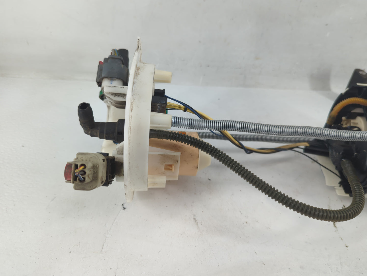 2019-2022 Gmc Sierra 1500 Electrical Gas Fuel Pump Assembly - Oemusedautoparts1.com