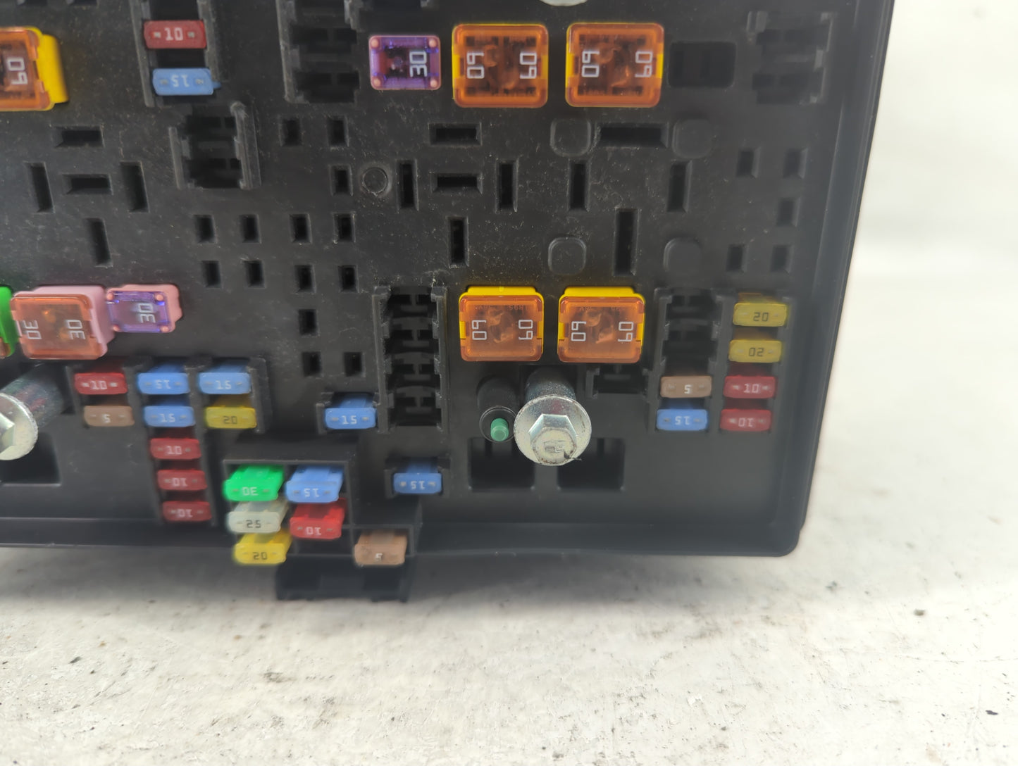 2019-2022 Gmc Sierra 1500 Fusebox Fuse Box Panel Relay Module P/N:84594608 Fits Fits 2019 2020 2021 2022 OEM Used Auto Parts