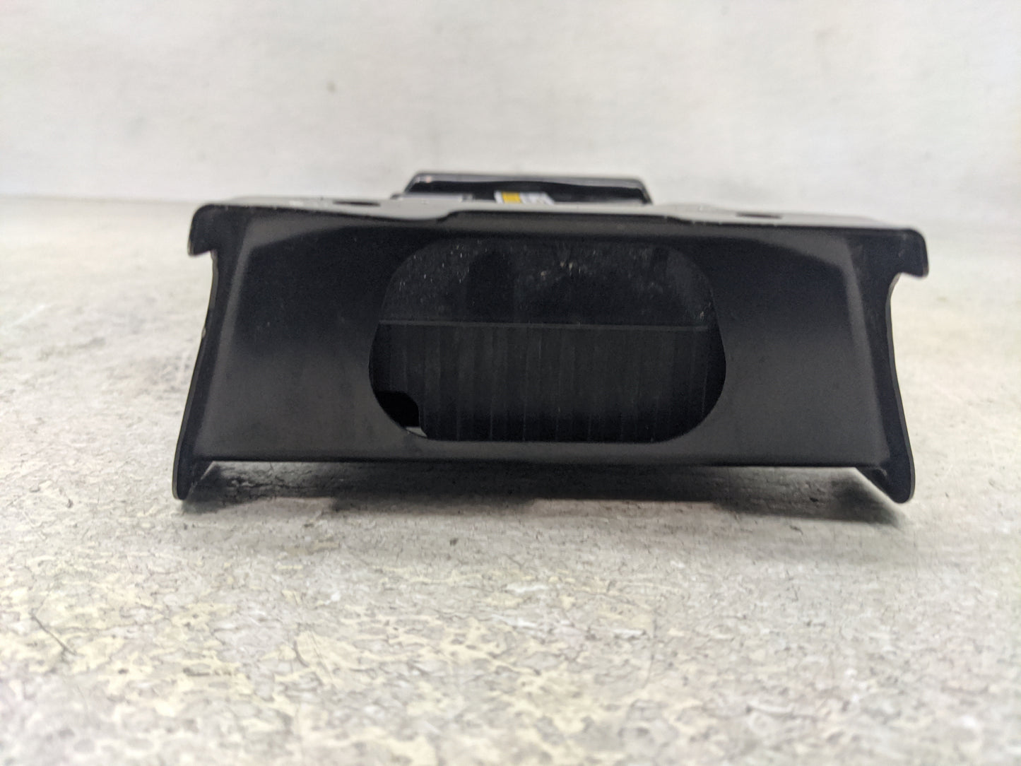 2019-2022 Gmc Sierra 1500 Radio AM FM Cd Player Receiver Replacement P/N:84379747 Fits Fits 2019 2020 2021 2022 OEM Used Aut