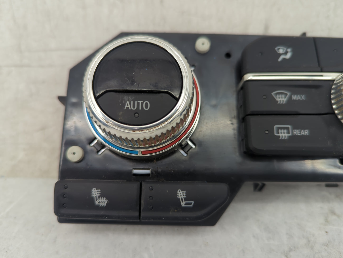 2021 Gmc Sierra 1500 Climate Control Module Temperature AC/Heater Replacement P/N:84592239 Fits OEM Used Auto Parts - Oemuse