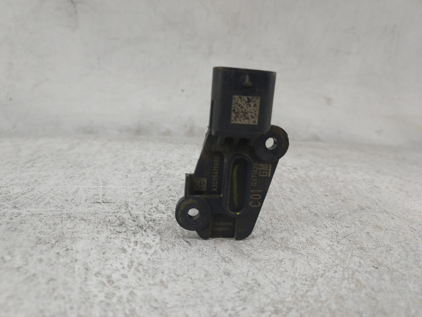 2019-2022 Gmc Sierra 1500 Mass Air Flow Meter Maf 1486384 - Oemusedautoparts1.com