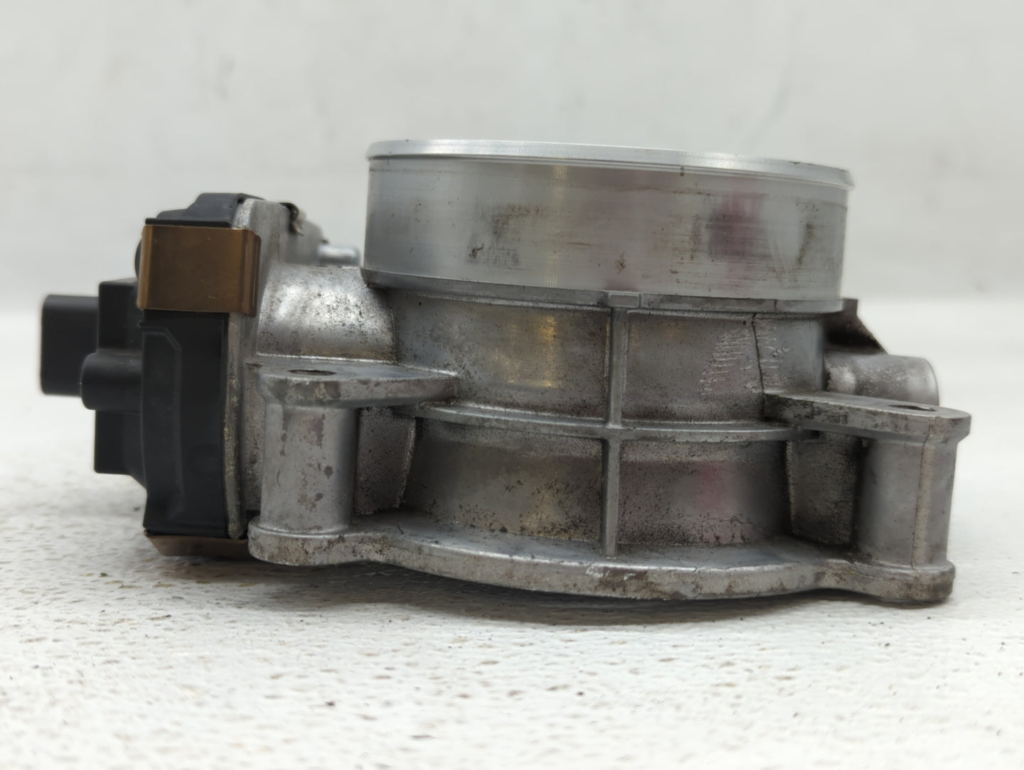 2014-2022 Gmc Sierra 1500 Throttle Body P/N:12678224 Fits Fits 2014 2015 2016 2017 2018 2019 2020 2021 2022 OEM Used Auto Pa