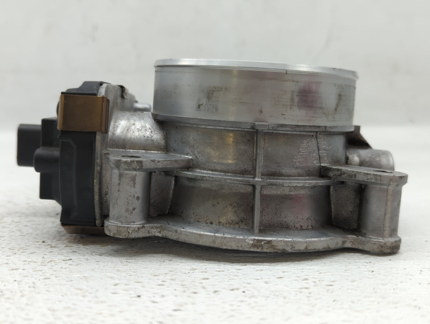 2014-2022 Gmc Sierra 1500 Throttle Body P/N:12678224 Fits Fits 2014 2015 2016 2017 2018 2019 2020 2021 2022 OEM Used Auto Pa