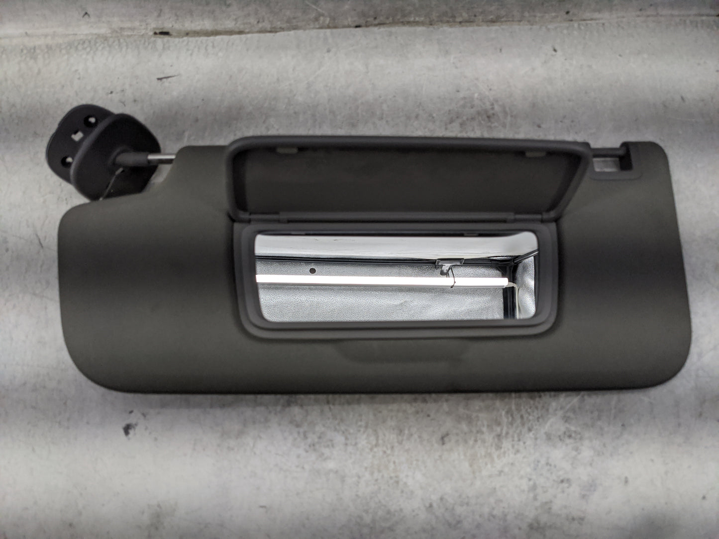 2020-2022 Gmc Sierra 2500 Sun Visor Shade Replacement Driver Left Mirror Fits Fits 2019 2020 2021 2022 OEM Used Auto Parts -
