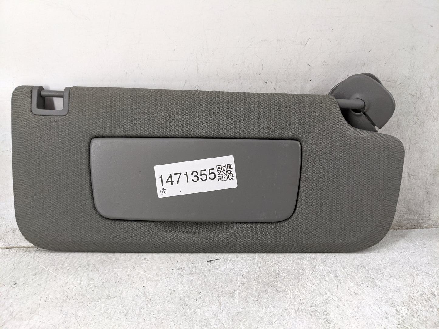 2020-2022 Gmc Sierra 2500 Sun Visor Shade Replacement Passenger Right Mirror Fits Fits 2019 2020 2021 2022 OEM Used Auto Par