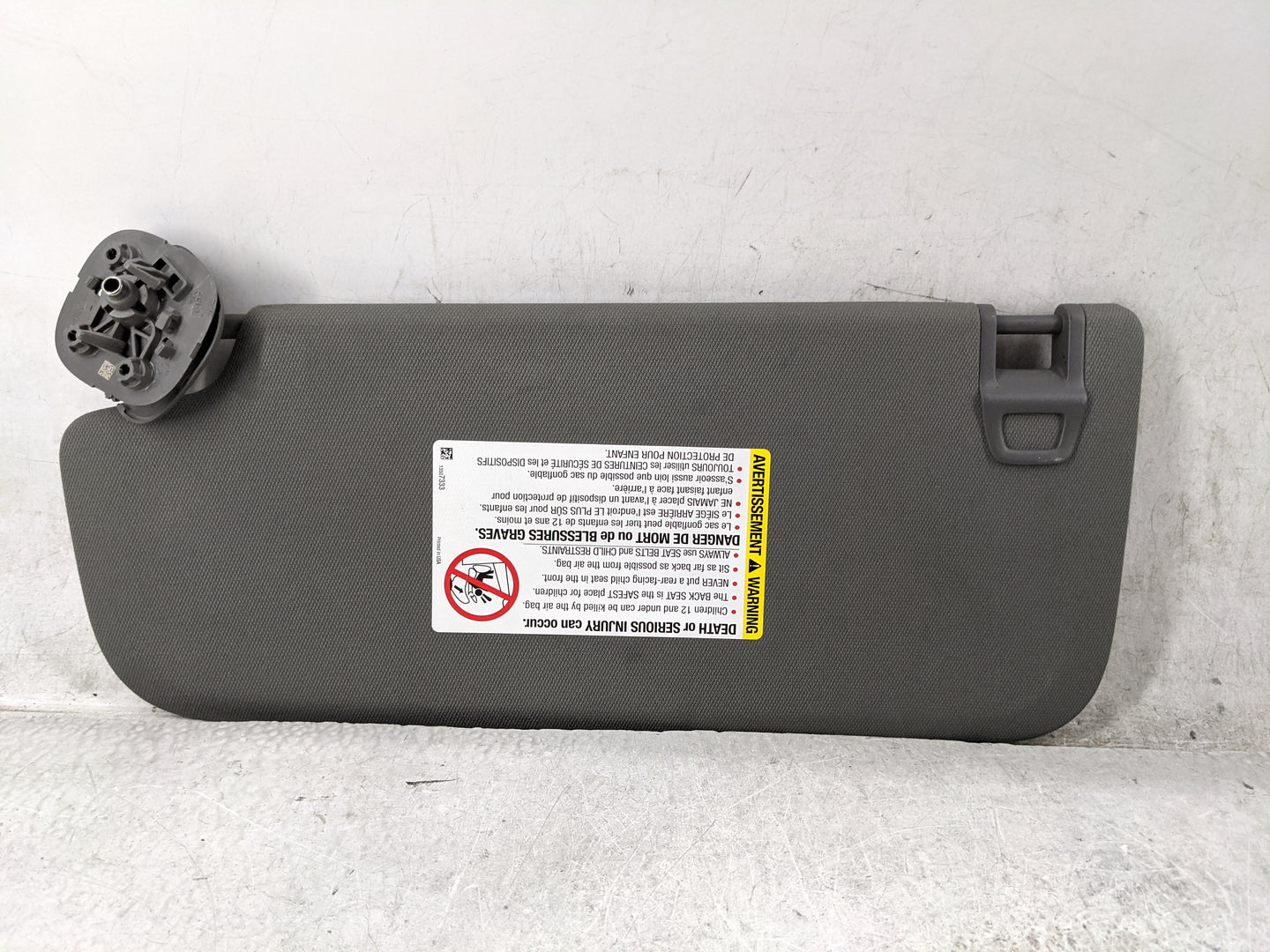 2020-2022 Gmc Sierra 2500 Sun Visor Shade Replacement Passenger Right Mirror Fits Fits 2019 2020 2021 2022 OEM Used Auto Par