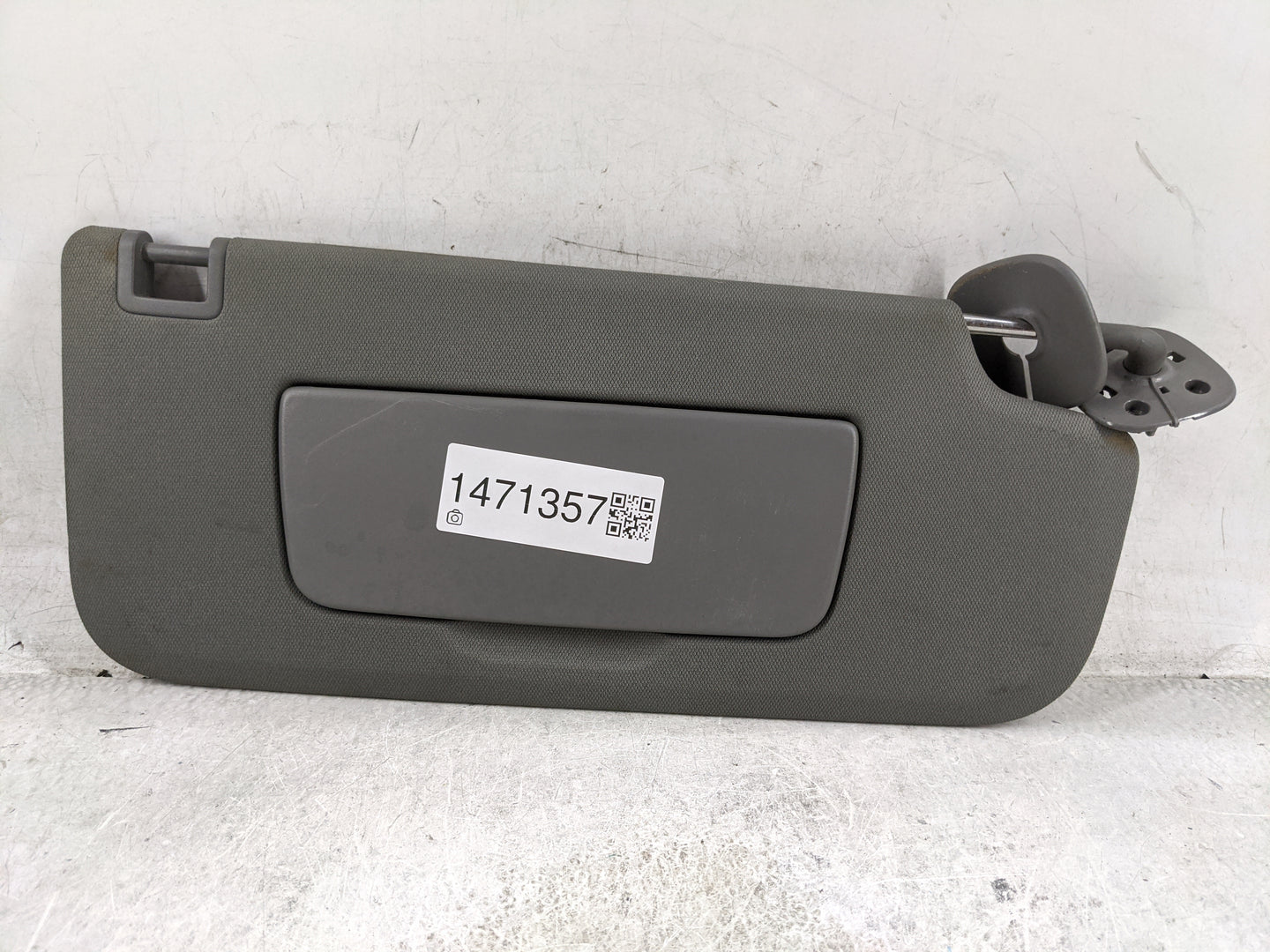 2020-2022 Gmc Sierra 3500 Sun Visor Shade Replacement Passenger Right Mirror Fits Fits 2019 2020 2021 2022 OEM Used Auto Par