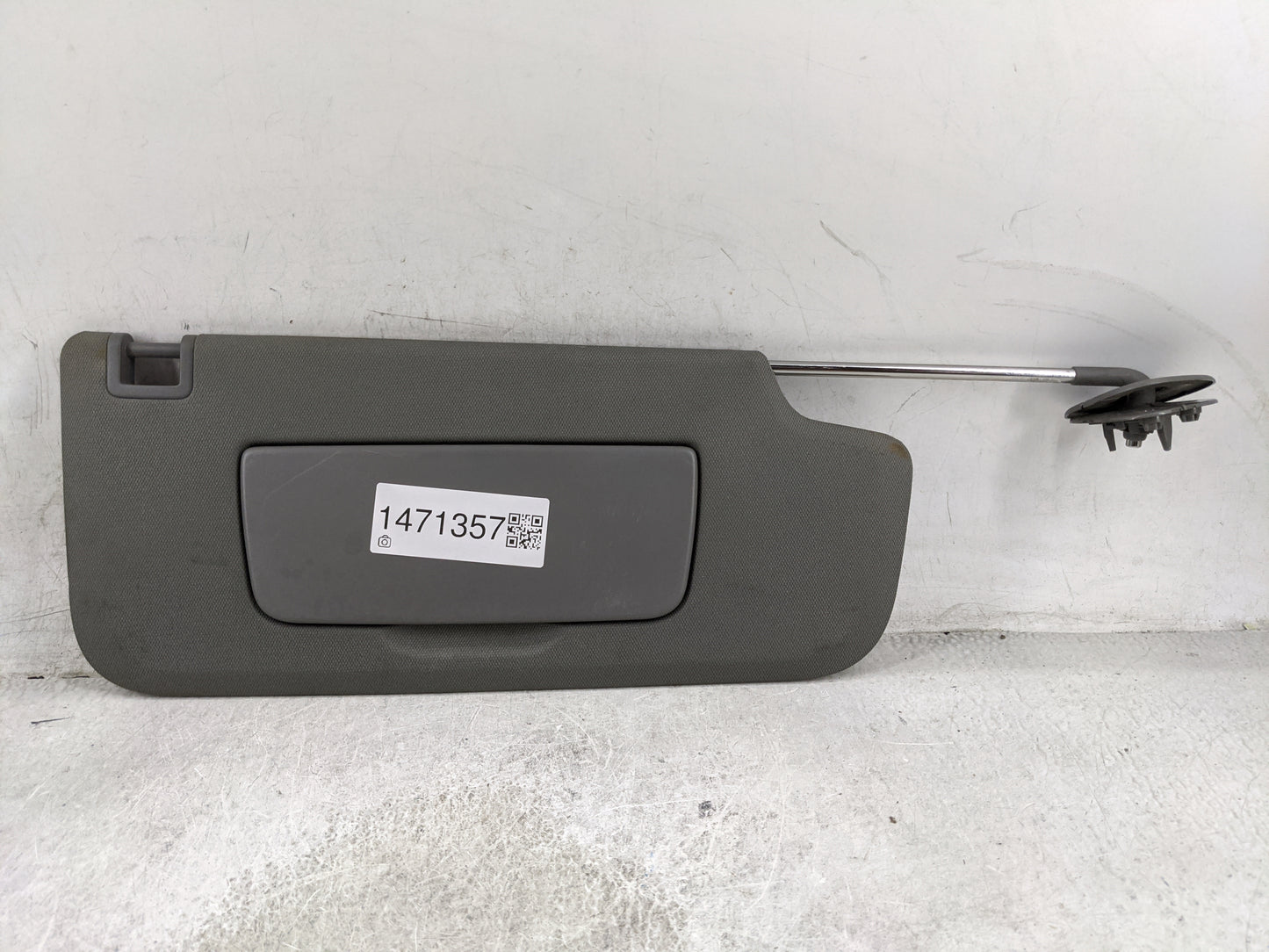 2020-2022 Gmc Sierra 3500 Sun Visor Shade Replacement Passenger Right Mirror Fits Fits 2019 2020 2021 2022 OEM Used Auto Par