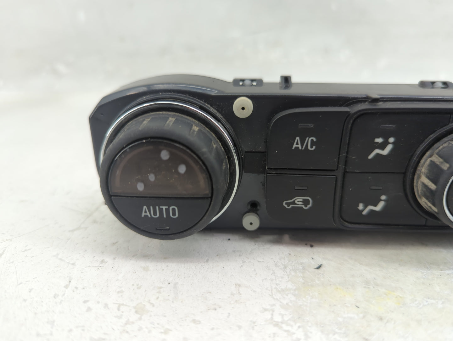2021 Gmc Terrain Climate Control Module Temperature AC/Heater Replacement P/N:815372982 84246526 Fits OEM Used Auto Parts - 