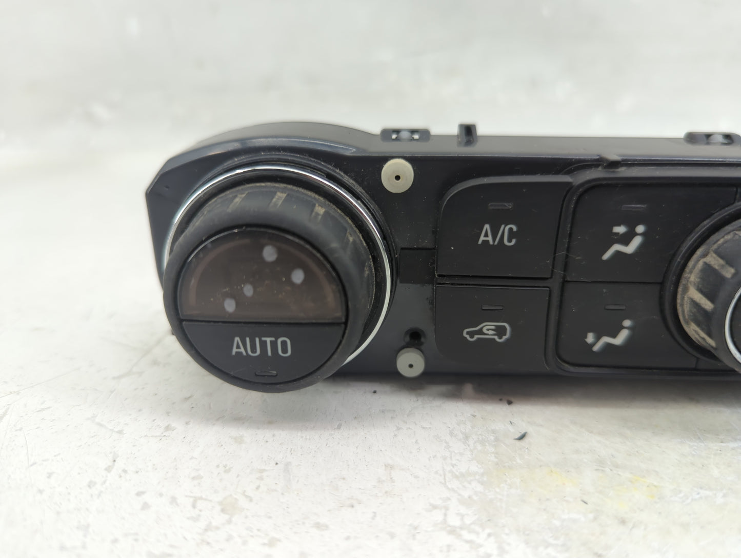 2021 Gmc Terrain Climate Control Module Temperature AC/Heater Replacement P/N:815372982 84246526 Fits OEM Used Auto Parts - 