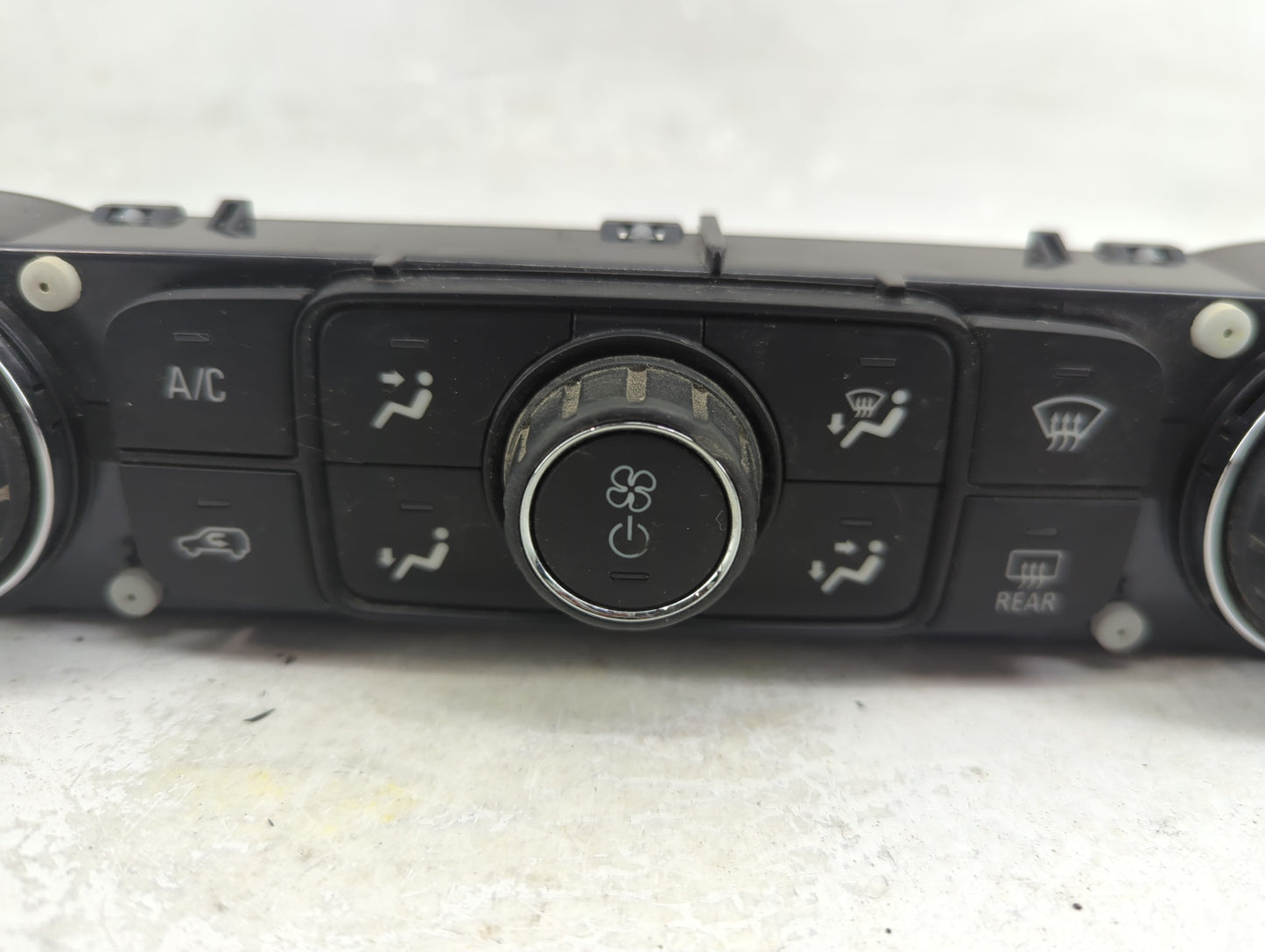 2021 Gmc Terrain Climate Control Module Temperature AC/Heater Replacement P/N:815372982 84246526 Fits OEM Used Auto Parts - 