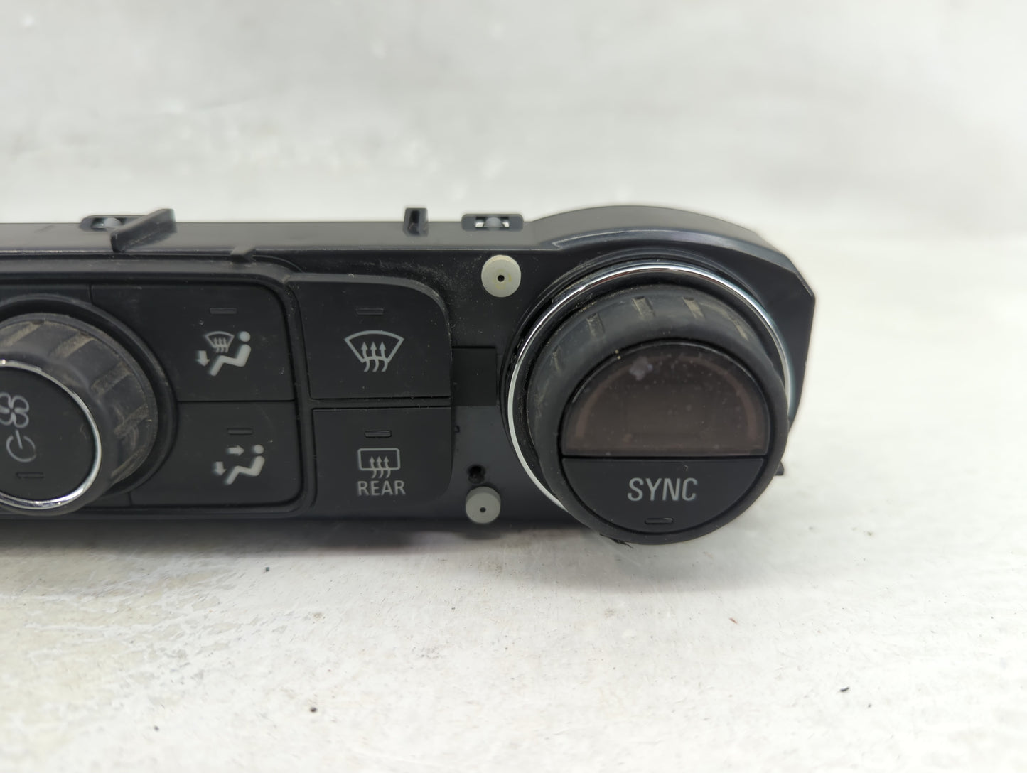 2021 Gmc Terrain Climate Control Module Temperature AC/Heater Replacement P/N:815372982 84246526 Fits OEM Used Auto Parts - 