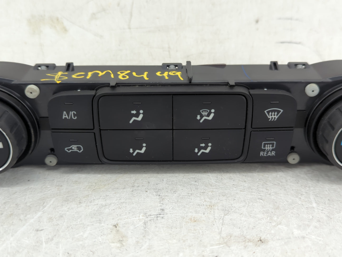 2021 Gmc Terrain Climate Control Module Temperature AC/Heater Replacement P/N:815372982 84296135 Fits OEM Used Auto Parts - 