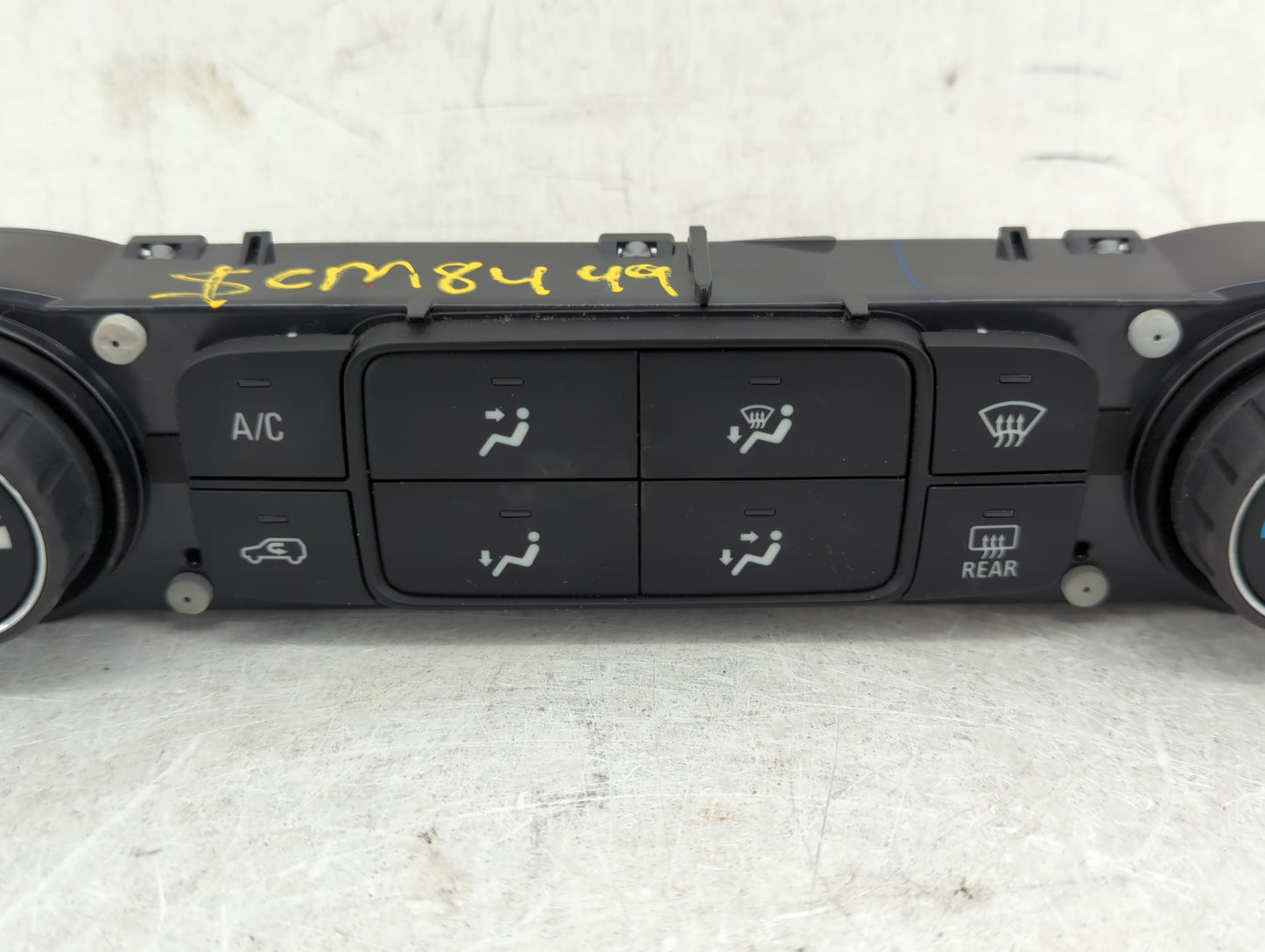 2021 Gmc Terrain Climate Control Module Temperature AC/Heater Replacement P/N:815372982 84296135 Fits OEM Used Auto Parts - 