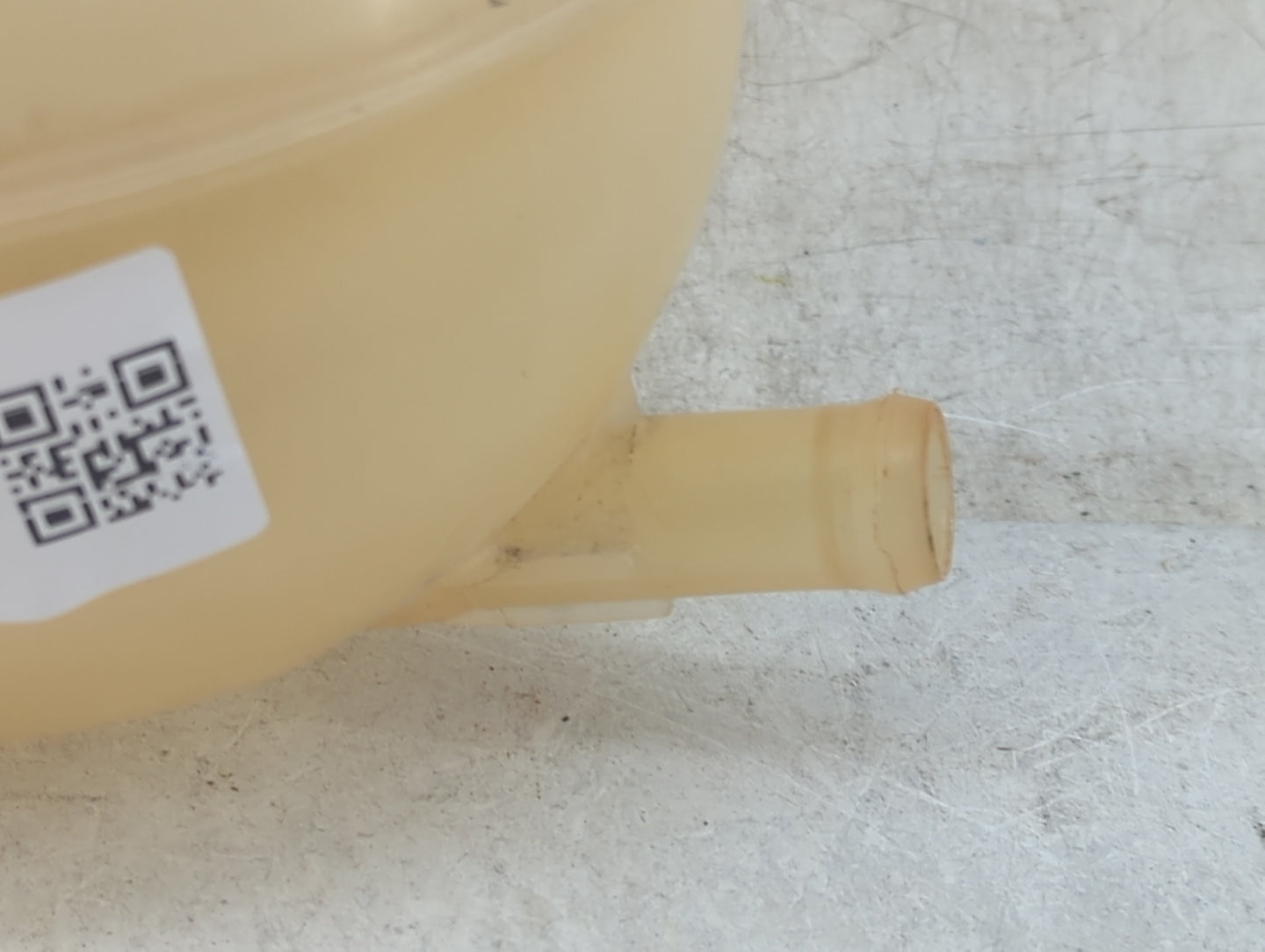 Gmc Terrain Radiator Coolant Overflow Expansion Tank Bottle - Oemusedautoparts1.com