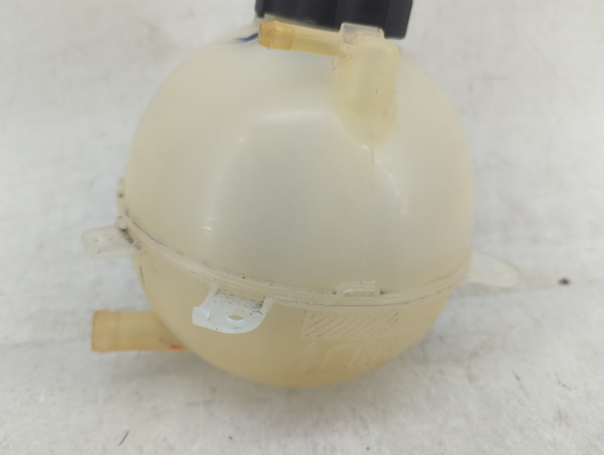 Gmc Terrain Radiator Coolant Overflow Expansion Tank Bottle 1449066 - Oemusedautoparts1.com