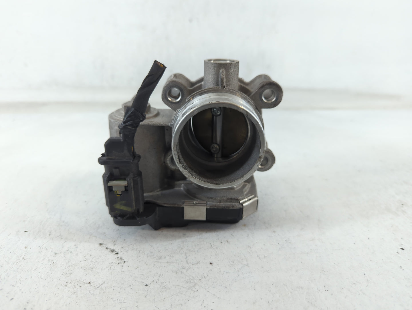 2018-2022 Gmc Terrain Throttle Body P/N:12671379AA Fits Fits 2016 2017 2018 2019 2020 2021 2022 OEM Used Auto Parts - Oemuse