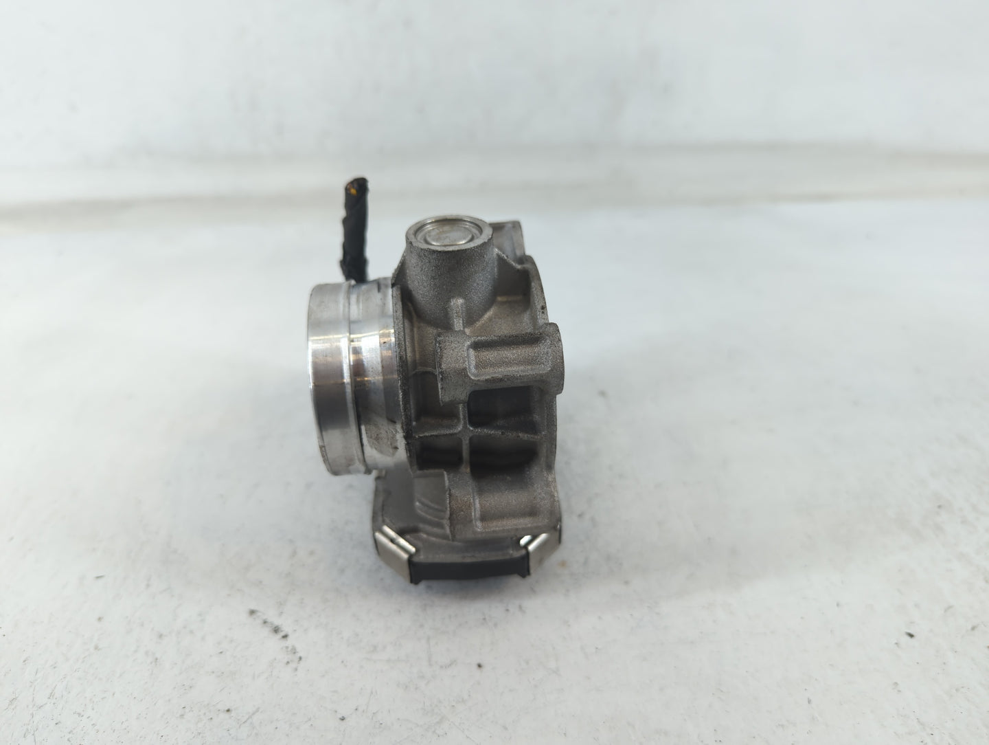 2018-2022 Gmc Terrain Throttle Body P/N:12671379AA Fits Fits 2016 2017 2018 2019 2020 2021 2022 OEM Used Auto Parts - Oemuse