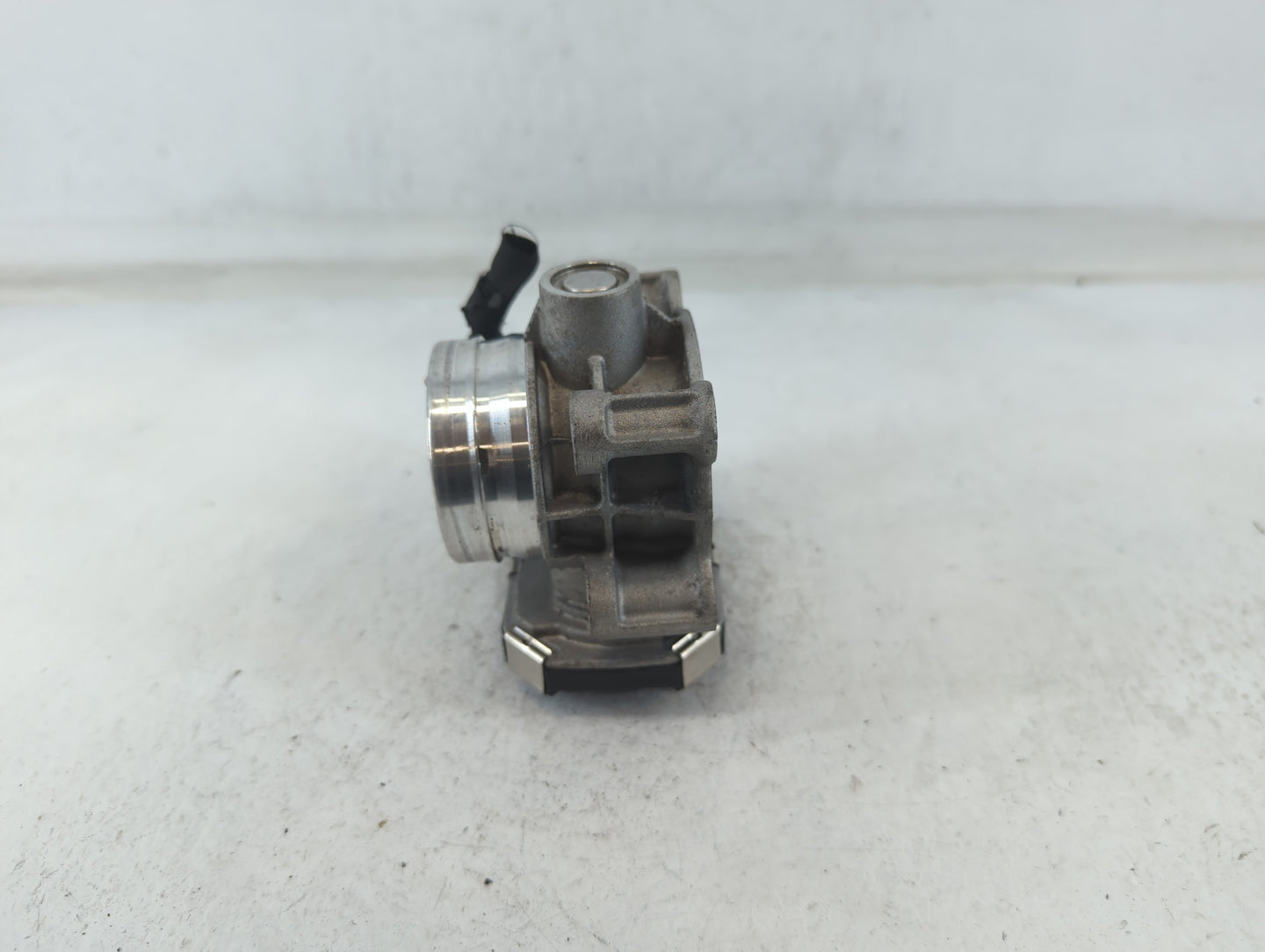 2018-2022 Gmc Terrain Throttle Body P/N:12671379AA Fits Fits 2016 2017 2018 2019 2020 2021 2022 OEM Used Auto Parts - Oemuse
