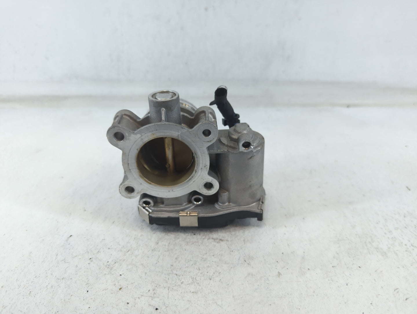 2018-2022 Gmc Terrain Throttle Body P/N:12671379AA Fits Fits 2016 2017 2018 2019 2020 2021 2022 OEM Used Auto Parts - Oemuse