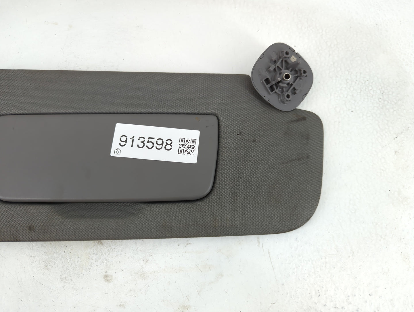 2021 Gmc Yukon Xl 1500 Sun Visor Shade Replacement Passenger Right Mirror Fits Fits 2019 2020 2022 OEM Used Auto Parts - Oem