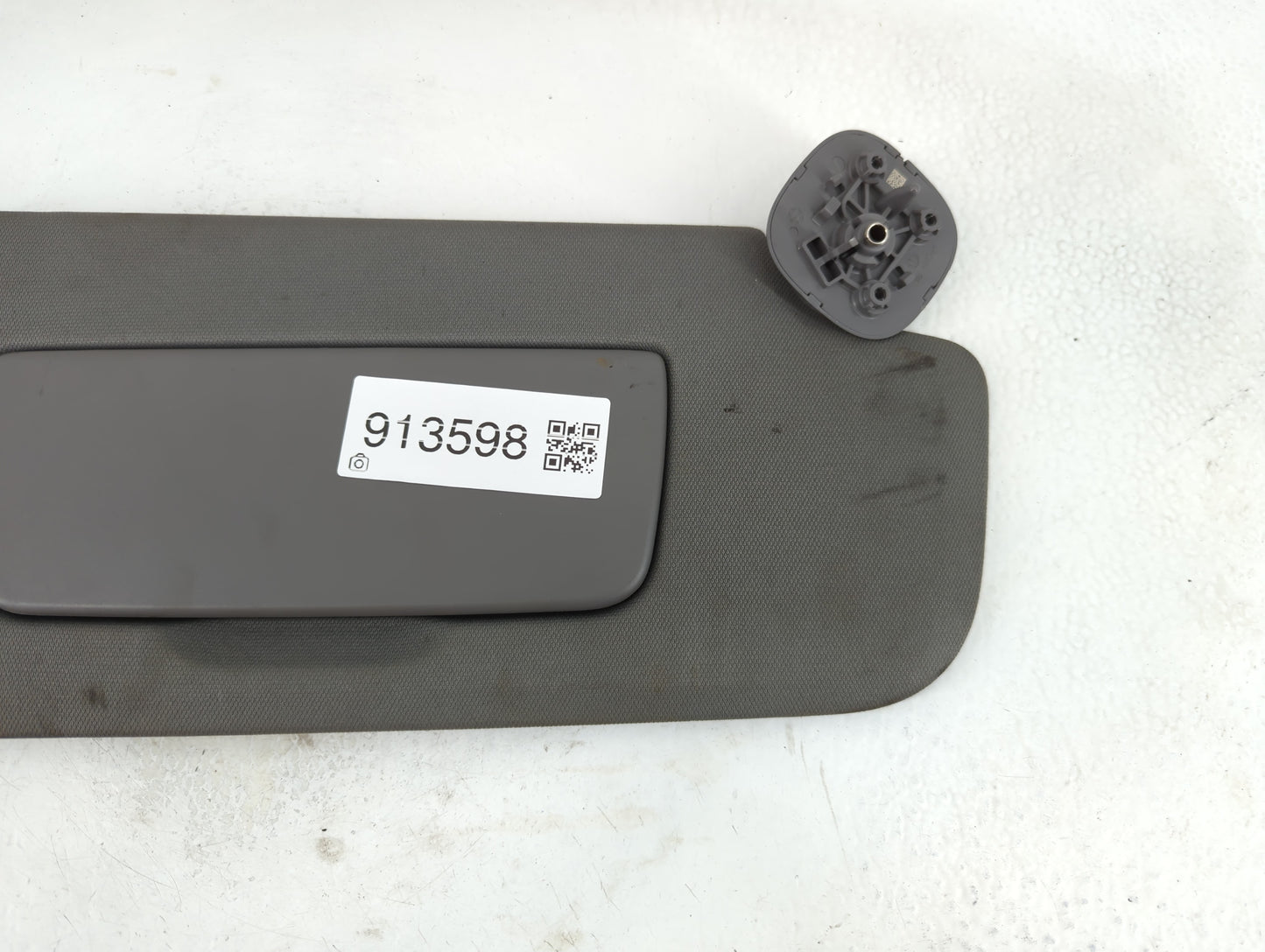 2021 Gmc Yukon Xl 1500 Sun Visor Shade Replacement Passenger Right Mirror Fits Fits 2019 2020 2022 OEM Used Auto Parts - Oem