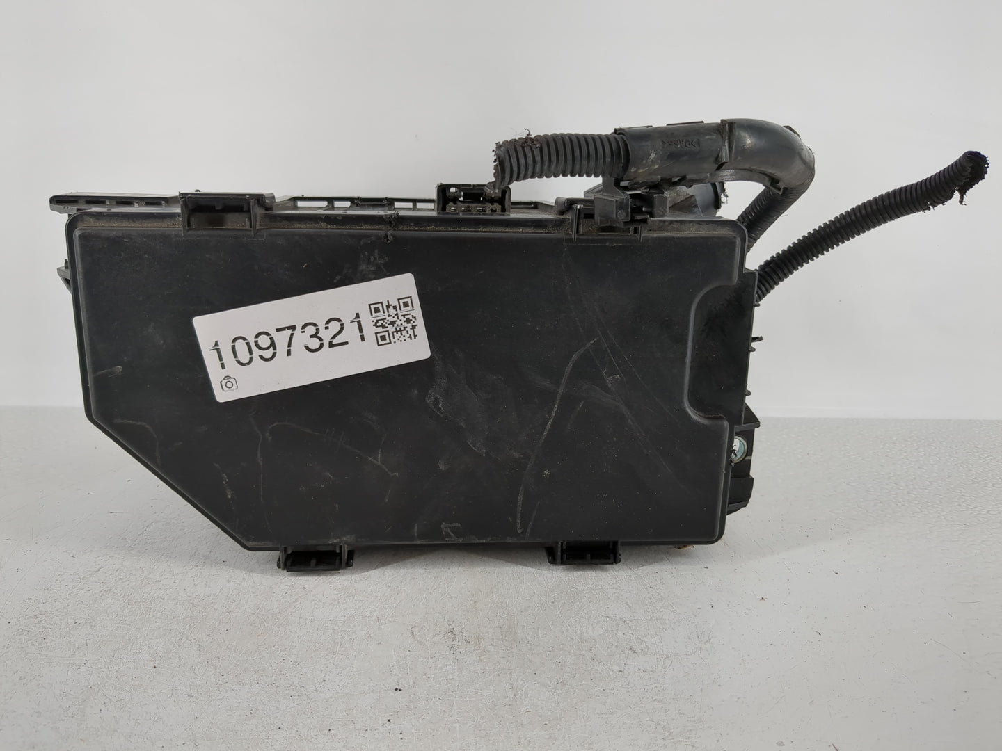 2021-2022 Honda Accord Fusebox Fuse Box Panel Relay Module P/N:50-TVA-A010 Fits Fits 2021 2022 OEM Used Auto Parts - Oemused