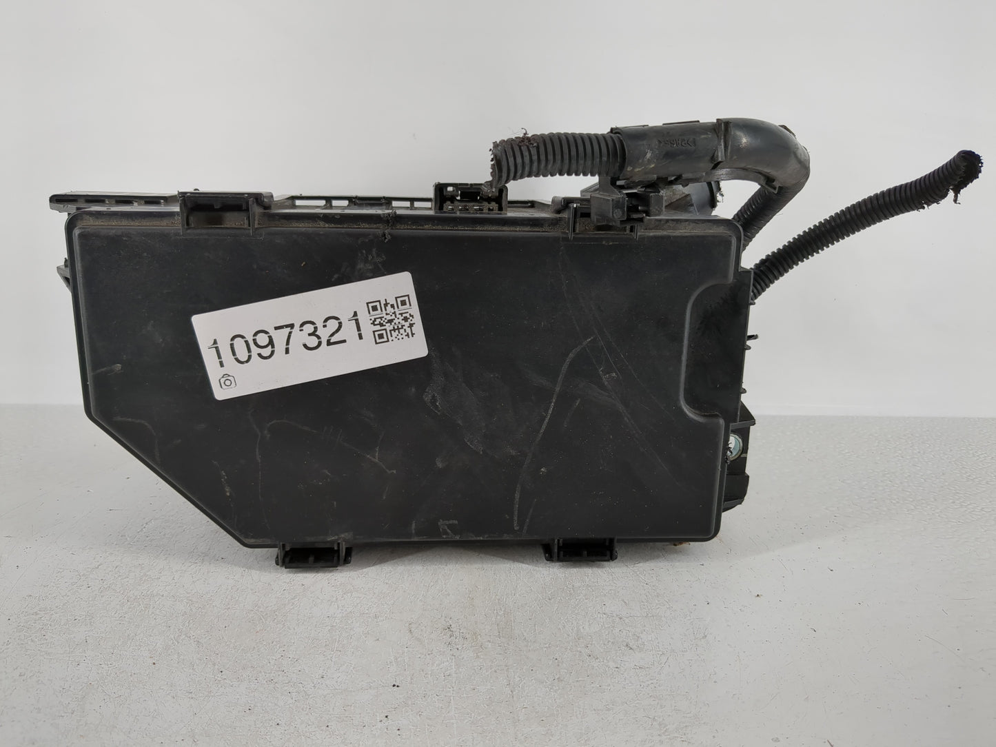 2021-2022 Honda Accord Fusebox Fuse Box Panel Relay Module P/N:50-TVA-A010 Fits Fits 2021 2022 OEM Used Auto Parts - Oemused