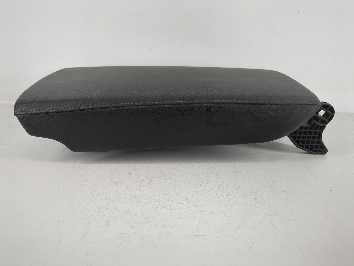 2021-2022 Honda Accord Center Console Armrest Cover Lid Fits Fits 2021 2022 OEM Used Auto Parts - Oemusedautoparts1.com