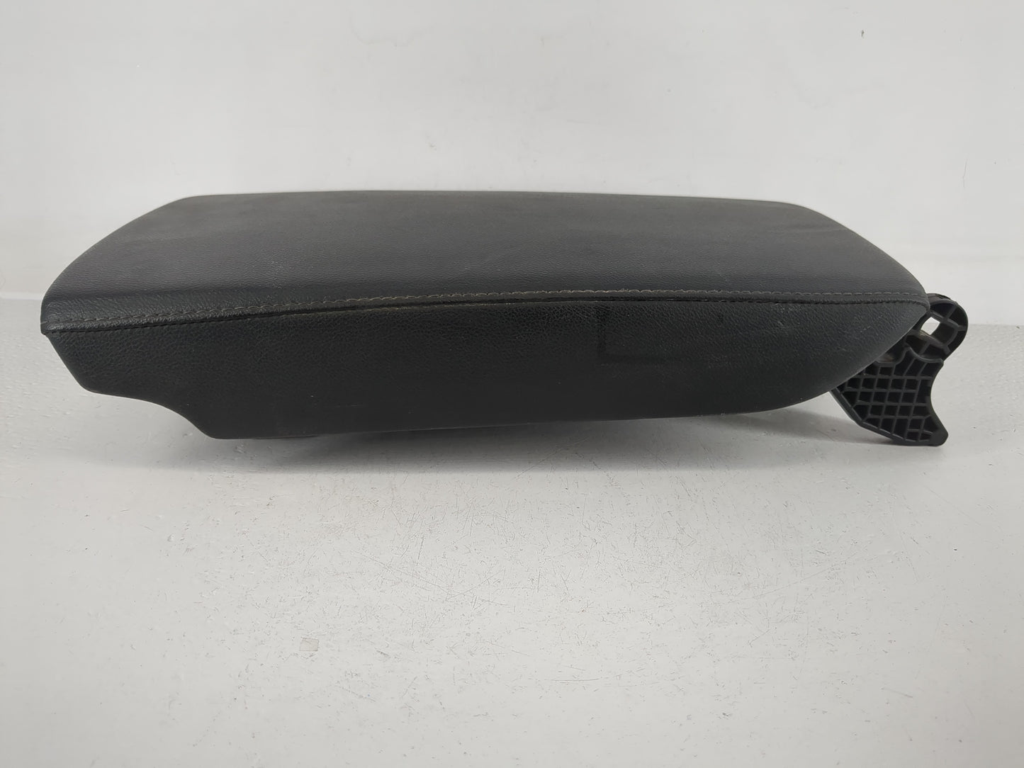 2021-2022 Honda Accord Center Console Armrest Cover Lid Fits Fits 2021 2022 OEM Used Auto Parts - Oemusedautoparts1.com