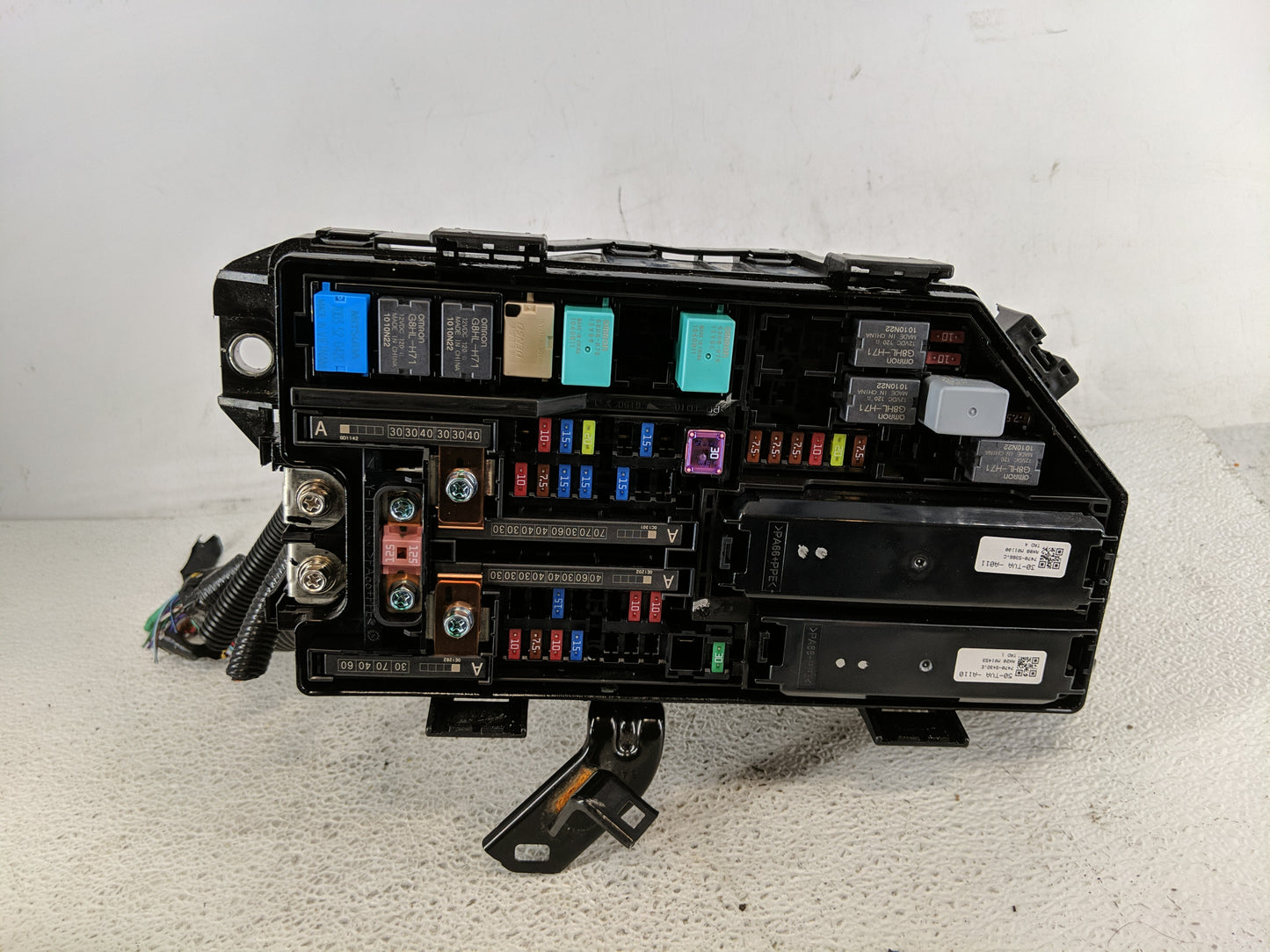 2021-2022 Honda Accord Fusebox Fuse Box Panel Relay Module P/N:7470-5366 7470-5432 Fits Fits 2021 2022 OEM Used Auto Parts -