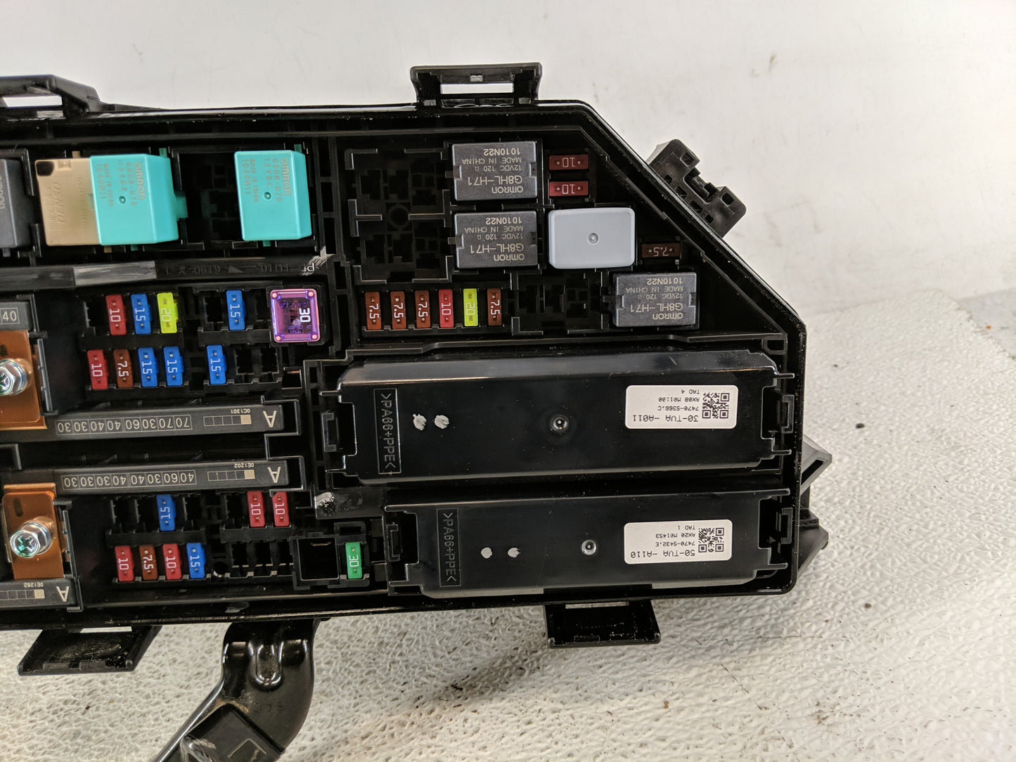 2021-2022 Honda Accord Fusebox Fuse Box Panel Relay Module P/N:7470-5366 7470-5432 Fits Fits 2021 2022 OEM Used Auto Parts -