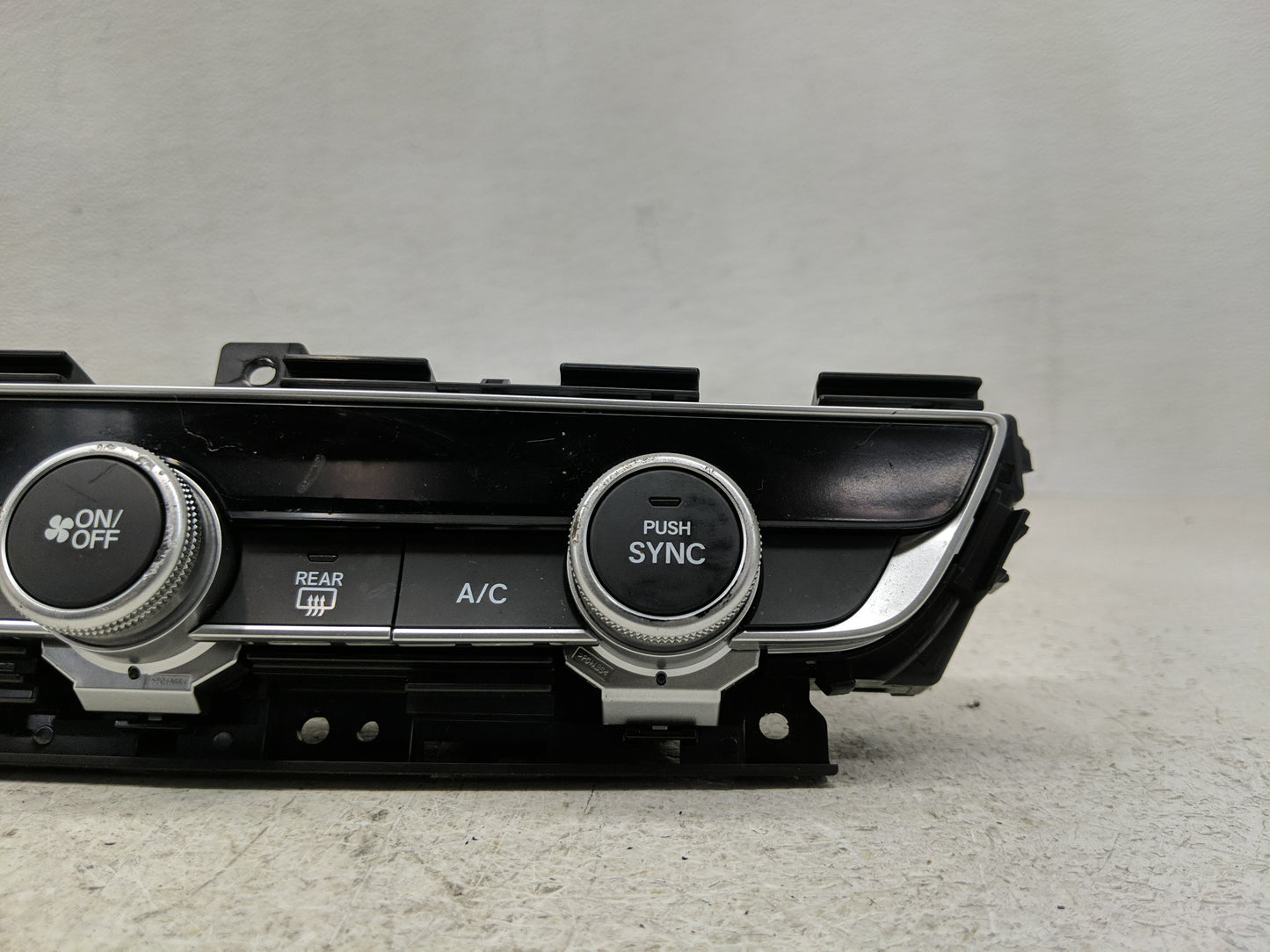 2021-2022 Honda Accord Climate Control Module Temperature AC/Heater Replacement P/N:79610TVAA016M1 Fits Fits 2021 2022 OEM U