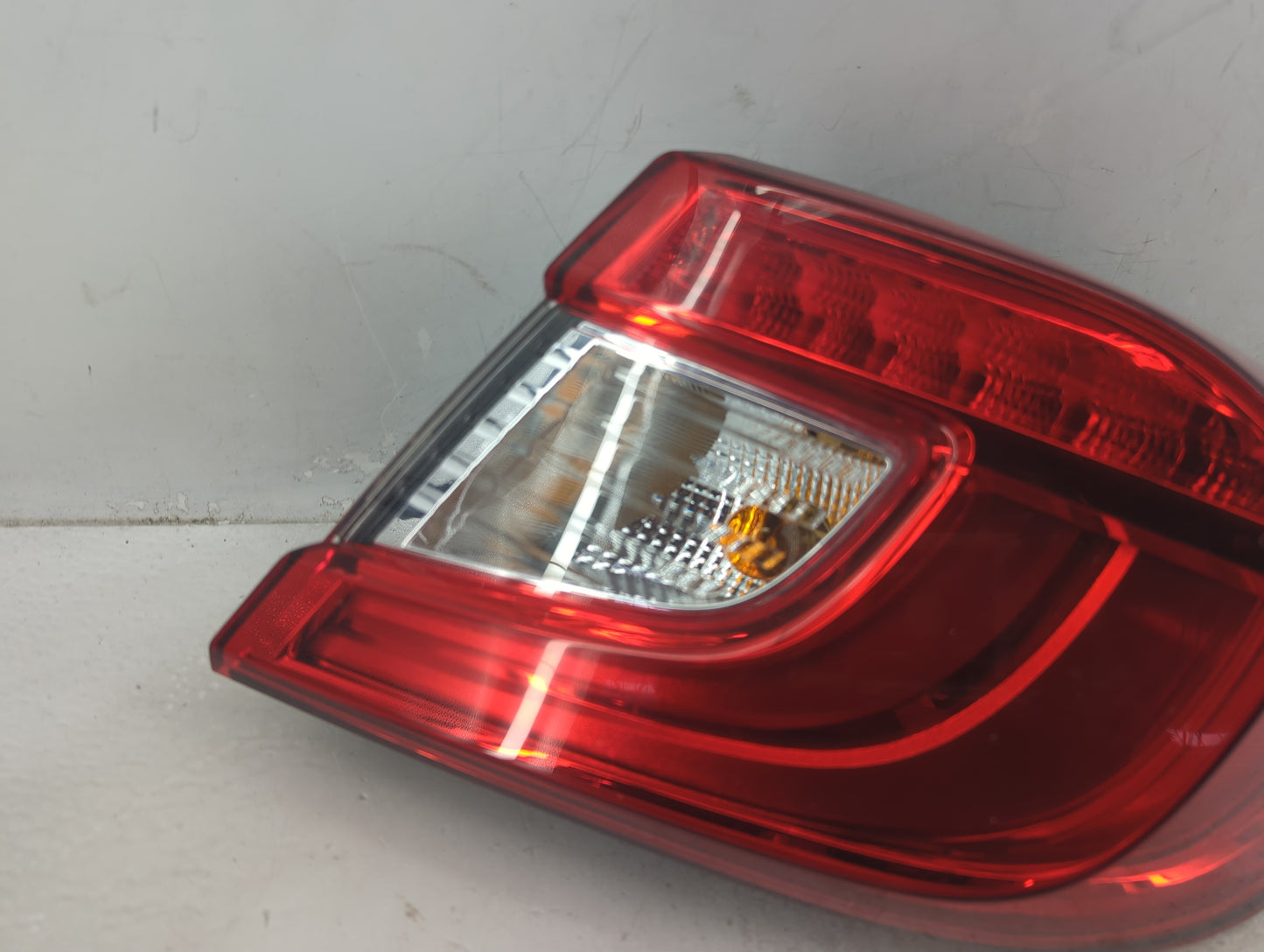 2018-2021 Honda Accord Tail Light Assembly Passenger Right OEM P/N:33500-TVA-A013-M1 Fits Fits 2018 2019 2020 2021 OEM Used 