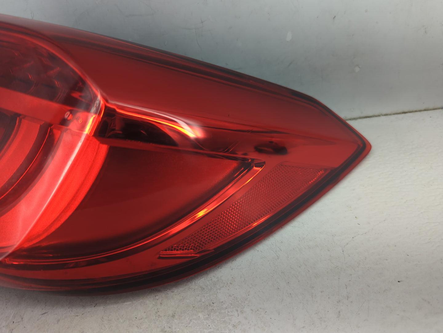 2018-2021 Honda Accord Tail Light Assembly Passenger Right OEM P/N:33500-TVA-A013-M1 Fits Fits 2018 2019 2020 2021 OEM Used 